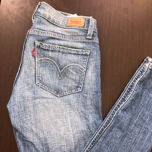 Levi’s Low Rise Jeans (with free blue Levis tee)